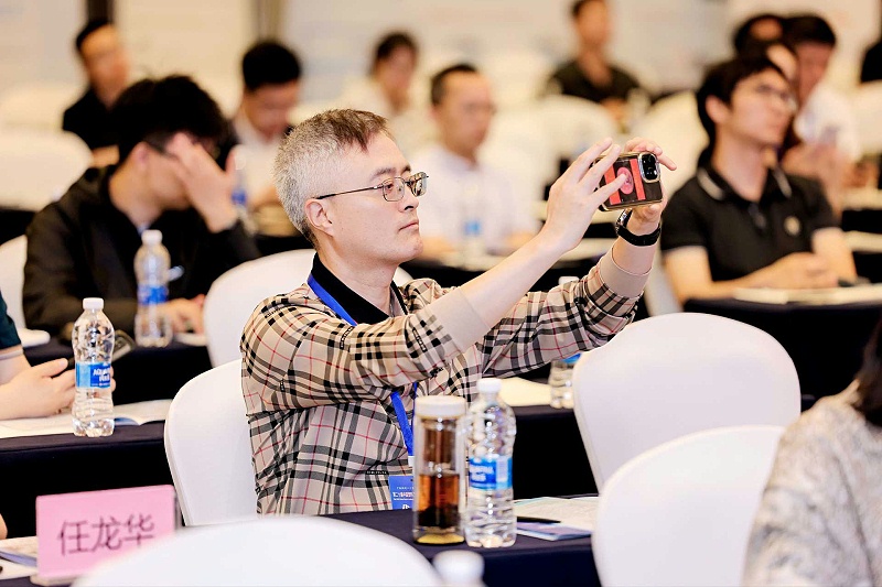 青島中新華美塑料有限公司總經(jīng)理王東先生受邀參加第二十屆中國(guó)塑料工業(yè)研究及應(yīng)用高峰論壇